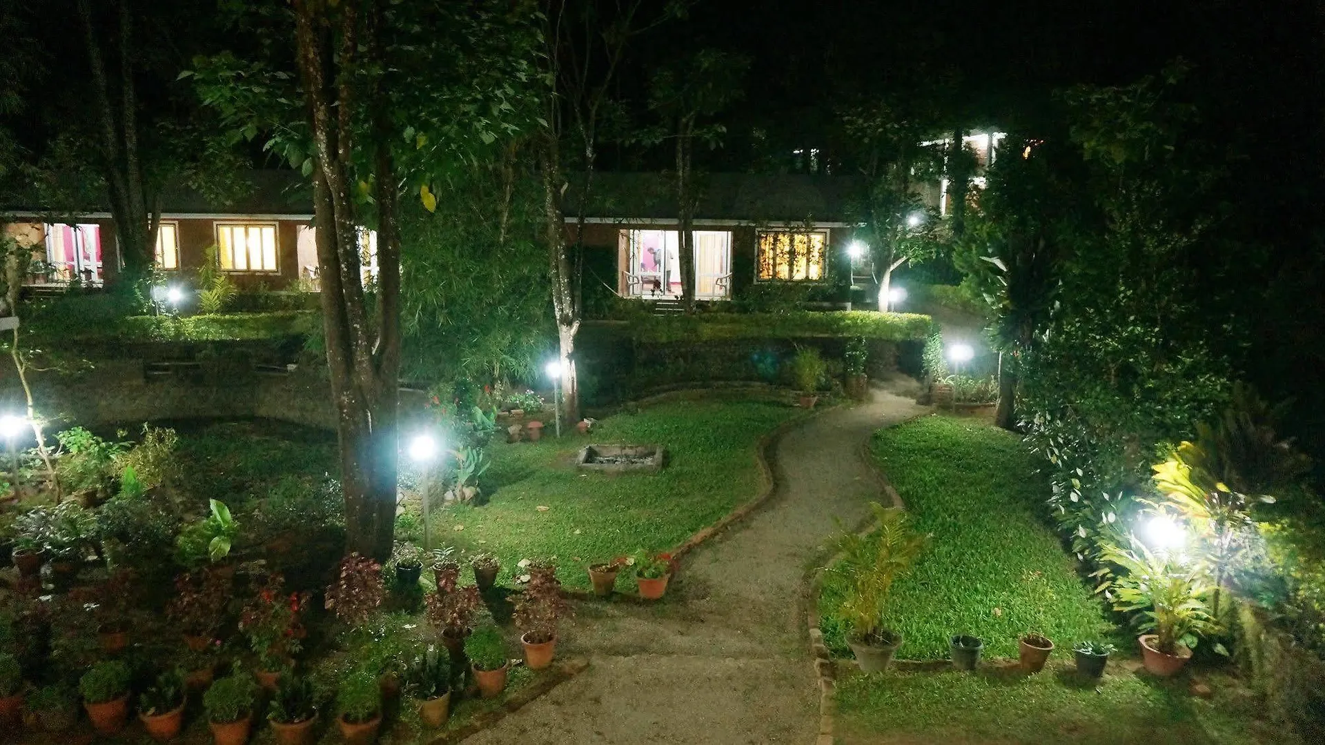 *** Hotel Falling Waters Munnar India